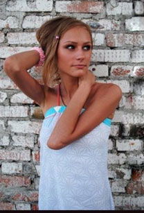 single_woman_looking - christianrussianwomen.com